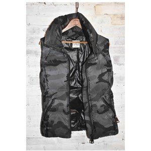 SAM. New York Goose Filled Down Gray Camoflauge Camo Puffer Down Filled Vest S
